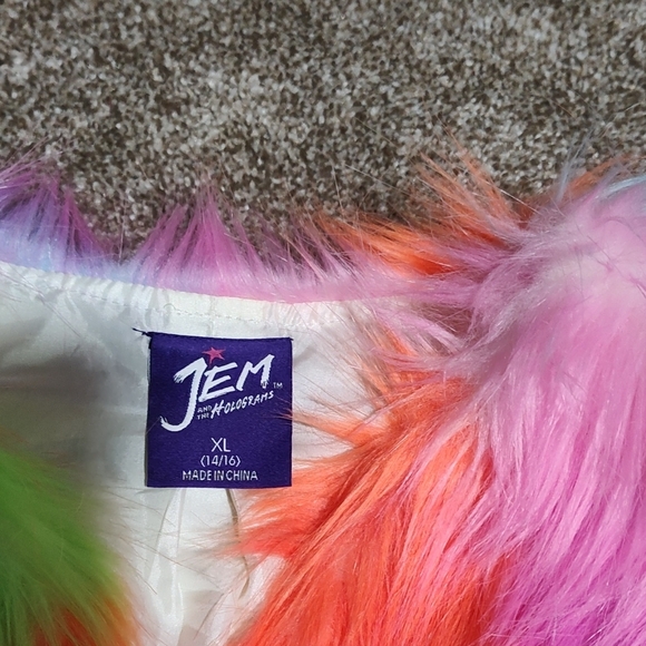 JEM And The Holograms Colorful Faux Fur Vest UNIVERSAL STUDIOS - Picture 2 of 7